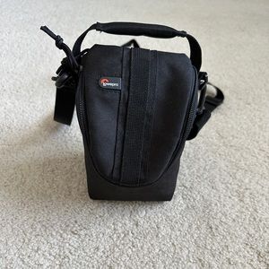 EUC Lowepro camera case